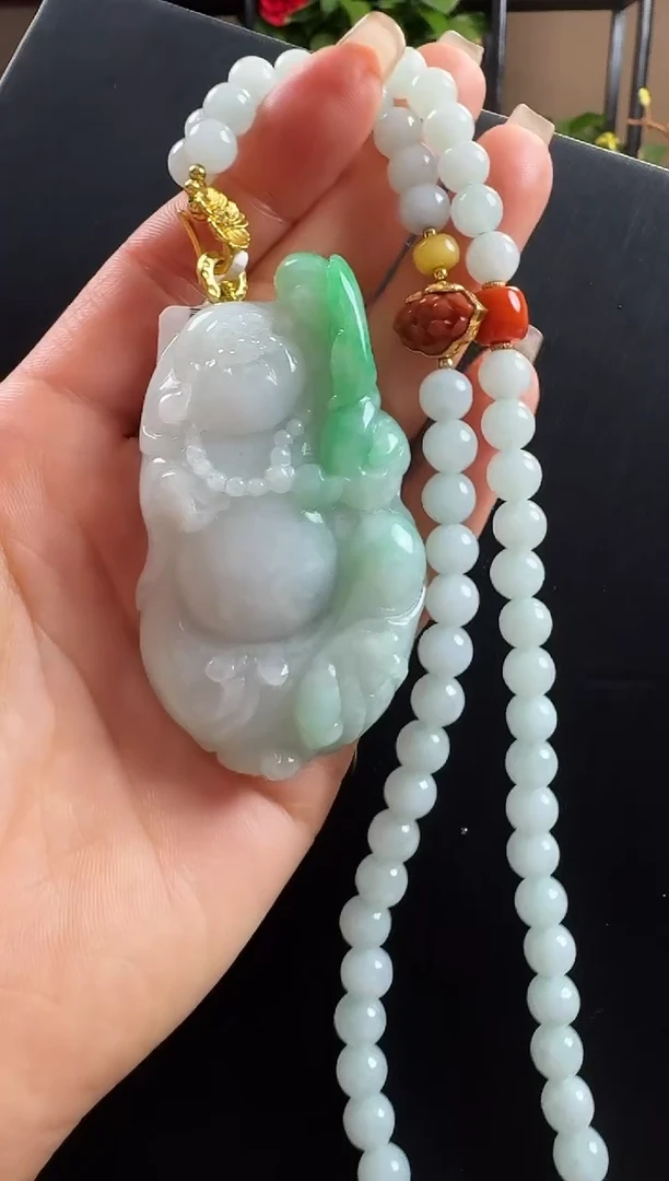 颈饰未镶嵌翡翠佛公