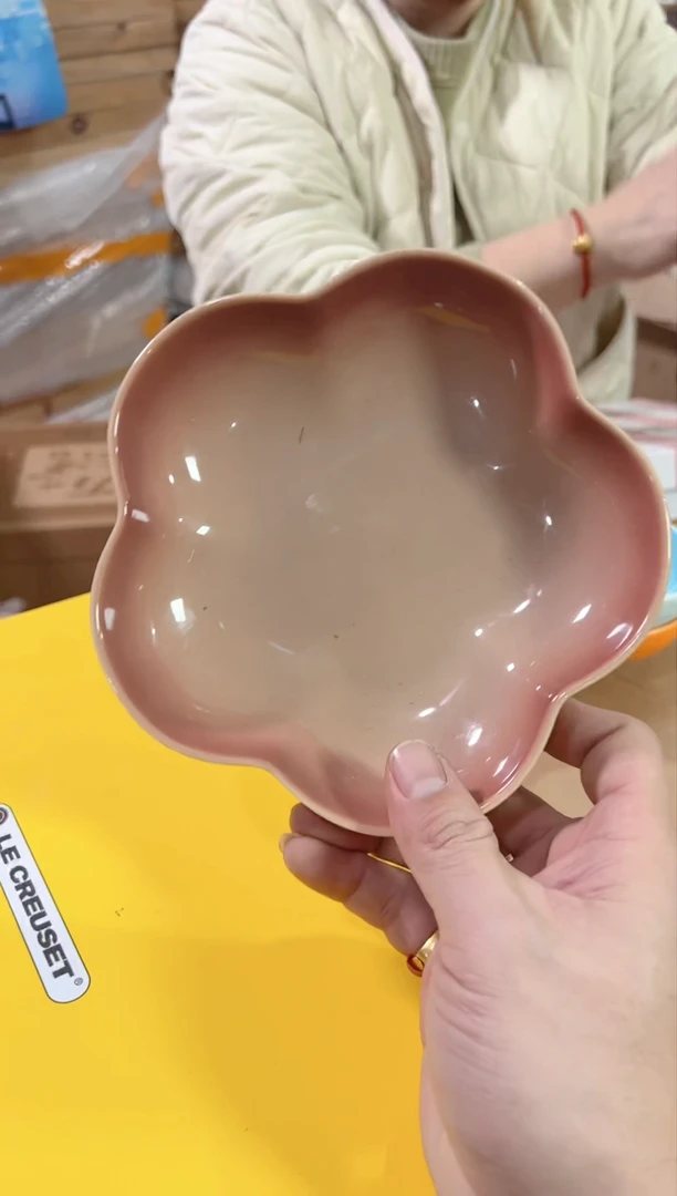 【闪购商品】碟16CM中号花朵------咖啡色