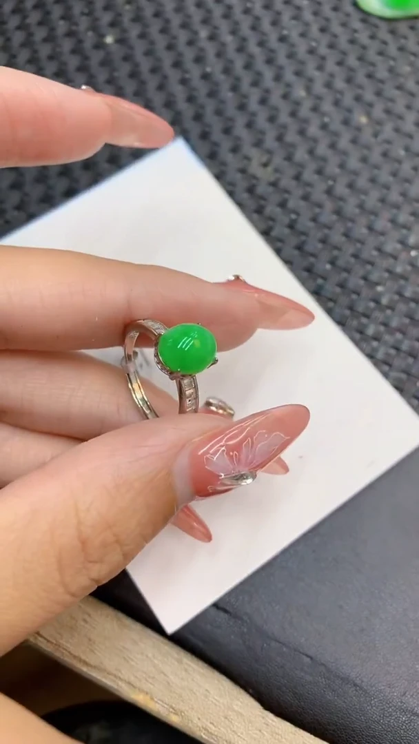 颈饰未镶嵌翡翠1