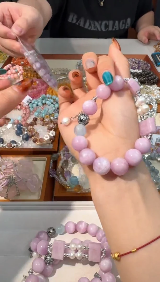 【闪购商品】水晶手串银S925镶嵌A008紫锂辉搭手牌款