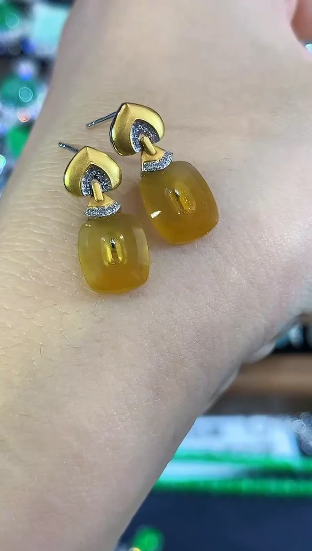18K金镶嵌翡翠耳饰C10
