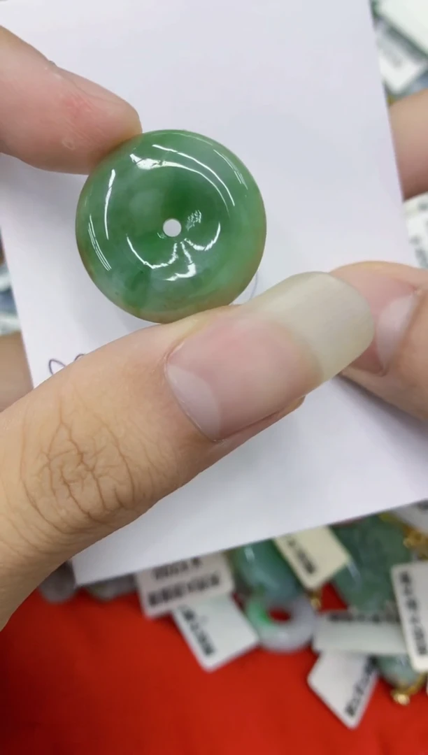 翡翠未镶嵌颈饰111111111111