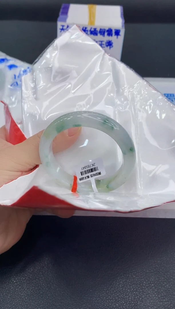 未镶嵌手镯翡翠小**儿1