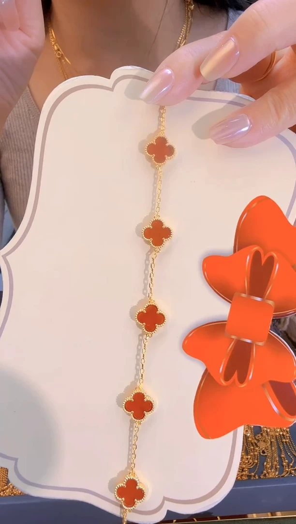 四叶草红色手链2.60g（多样性发货）