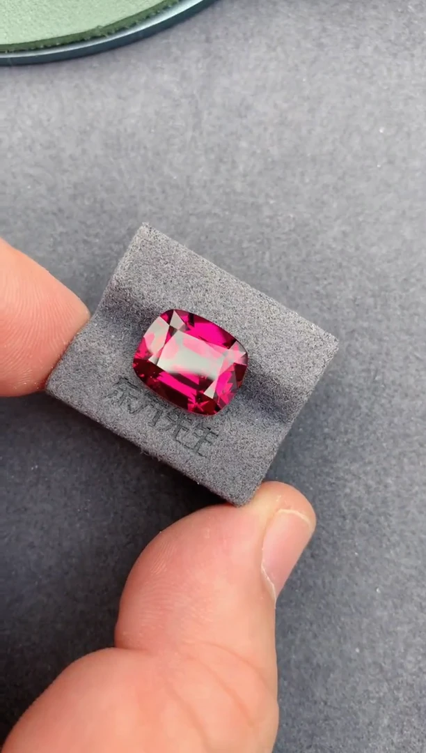 未镶嵌裸石石榴石8ct 镁铝榴石 定制