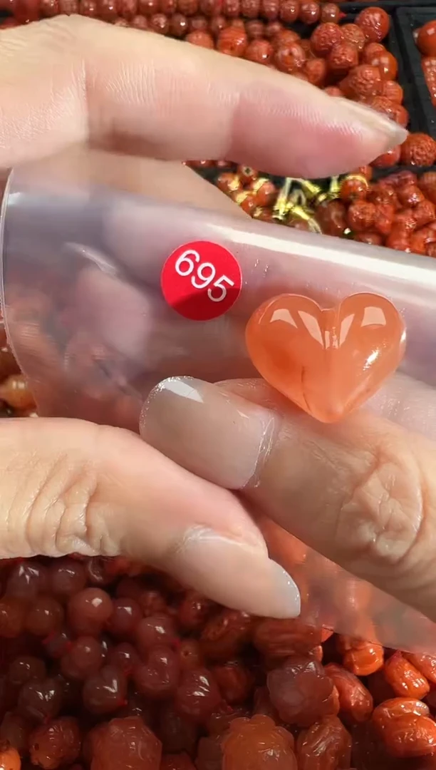 颈饰未镶嵌南红玛瑙1