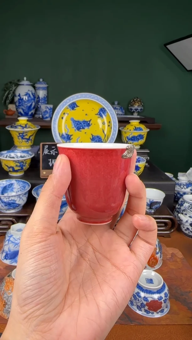 杯锯瓷福利。   霁红。   铃铛杯