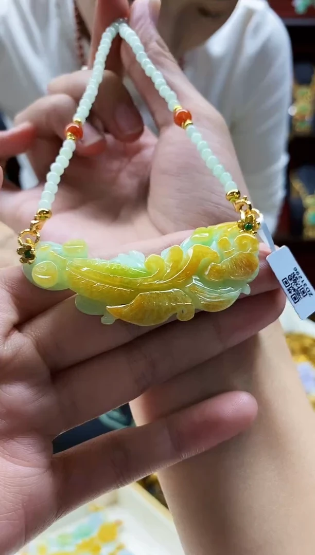 颈饰未镶嵌翡翠吊坠