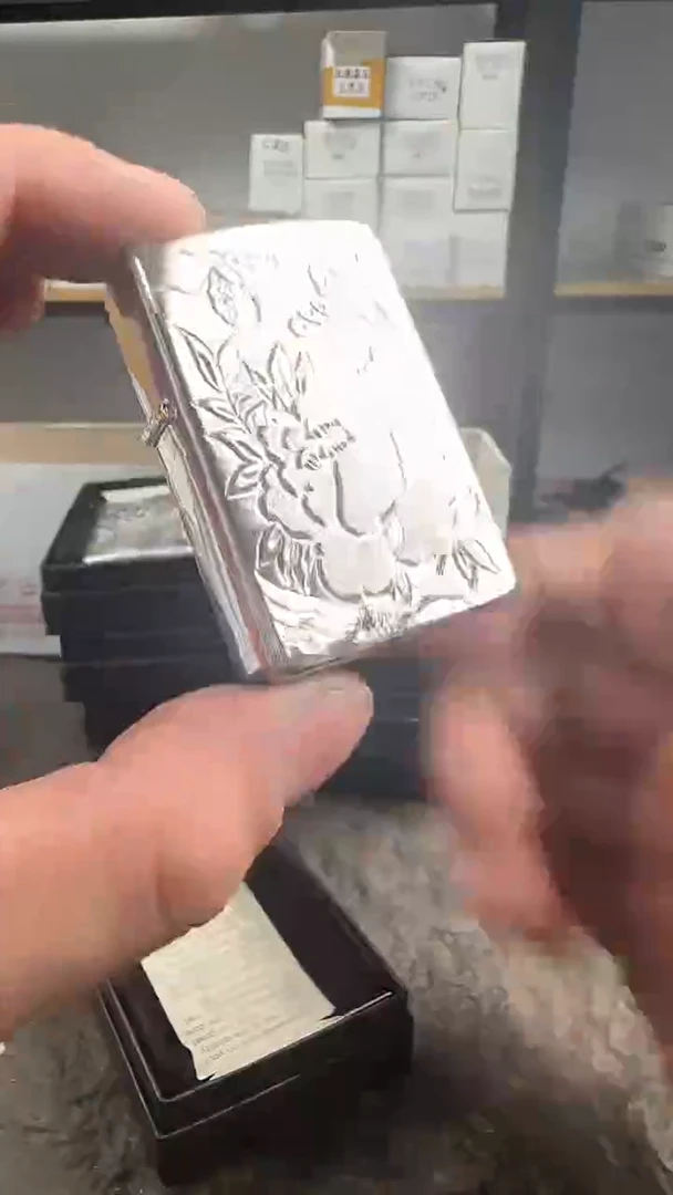 铜zippo打火机富贵手雕花