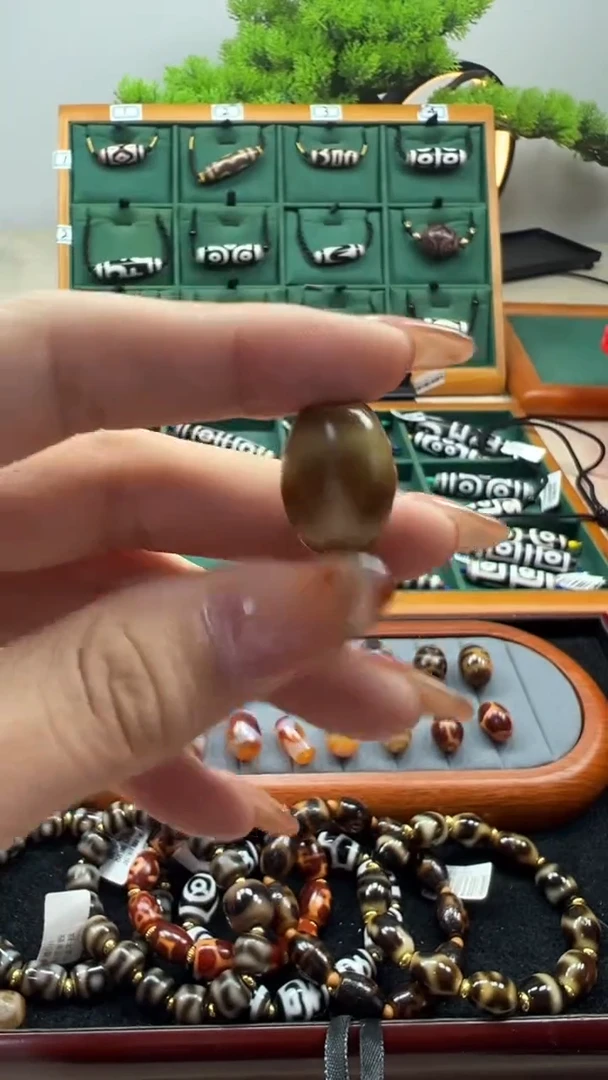 玛瑙/玉髓（覆膜）颈饰未镶嵌19.(微瑕随机发货）