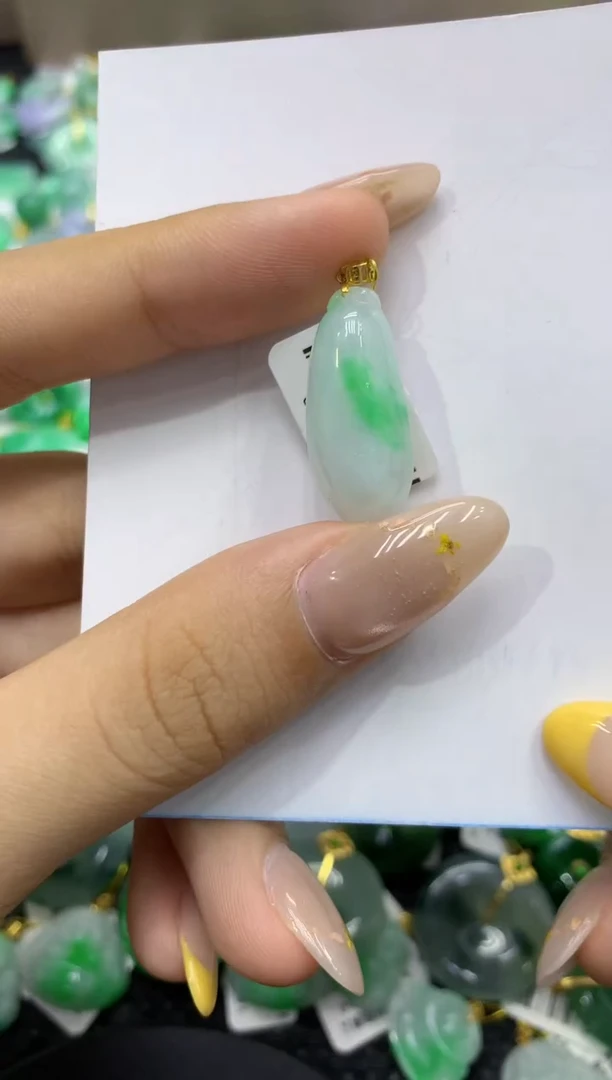 颈饰18K金镶嵌翡翠天然缅甸翡翠A货