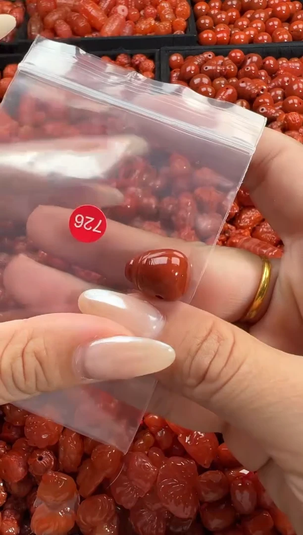 颈饰未镶嵌南红玛瑙1