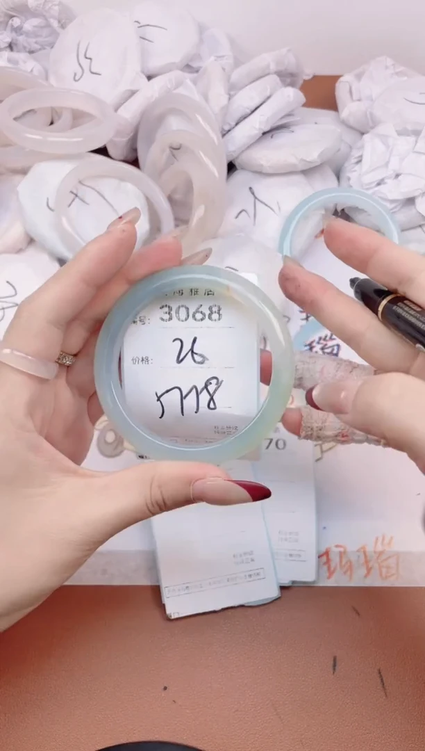 【闪购商品】玛瑙/玉髓手镯未镶嵌3068