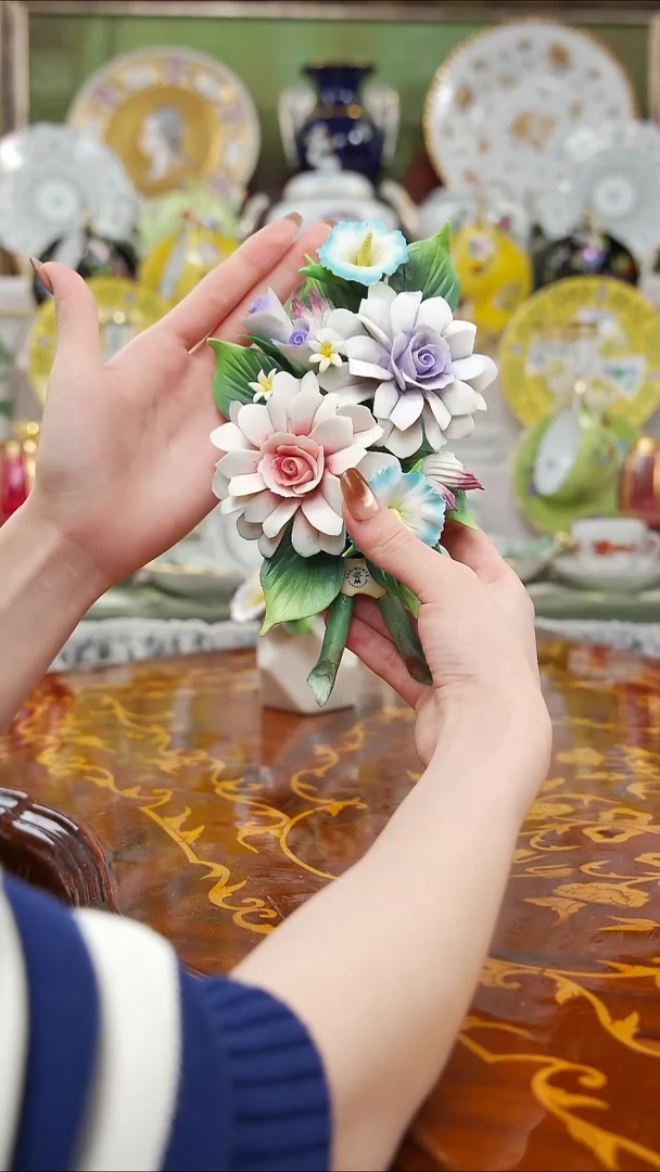 瓷婷婷中古瓷器如图所示38