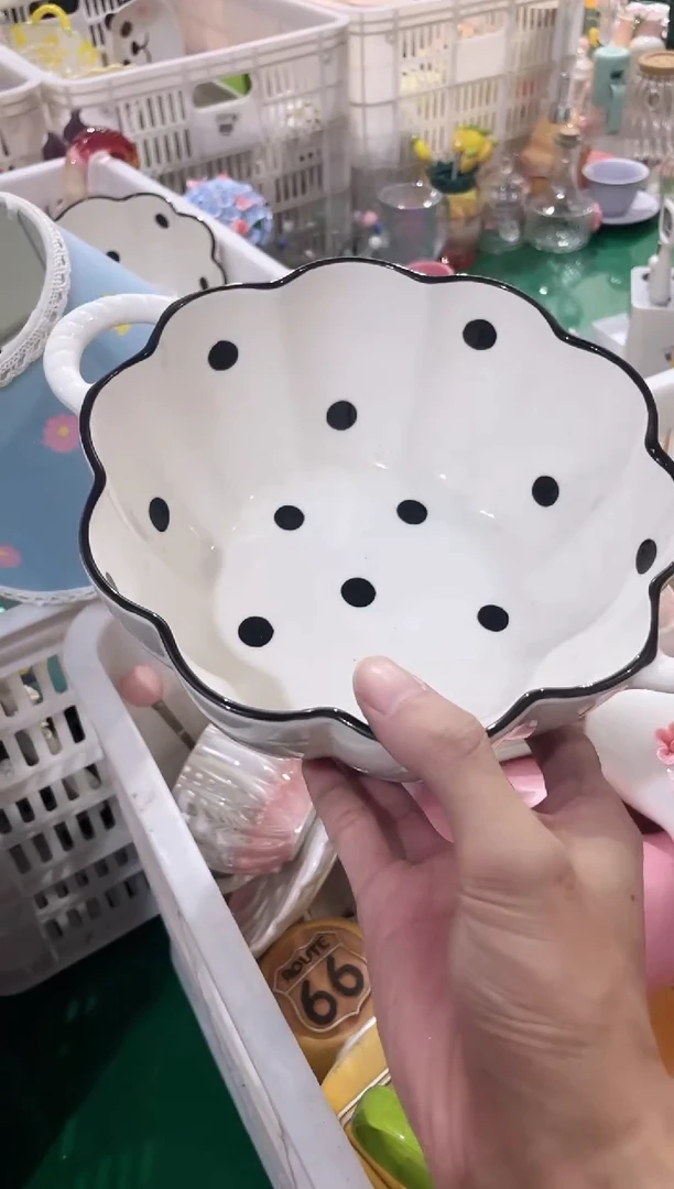 瓷片波点大汤碗 福利款，质量好，数量不多，拼手速