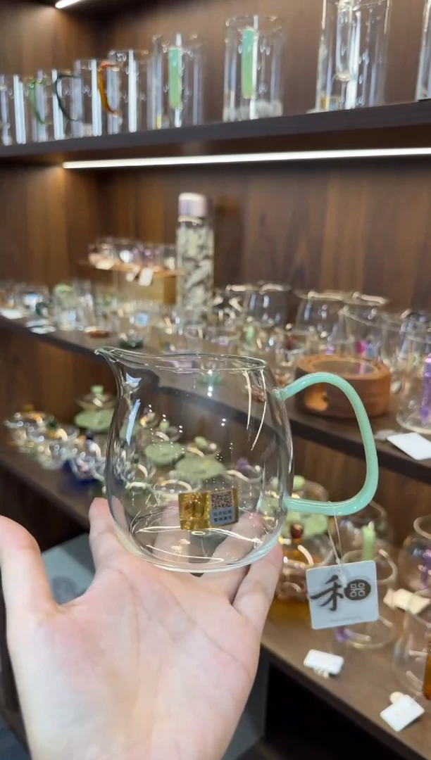 整****儿禾器 泰然月牙浅玉色