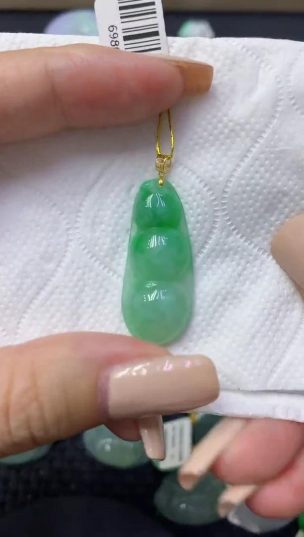 颈饰18K金镶嵌翡翠天然缅甸翡翠A货