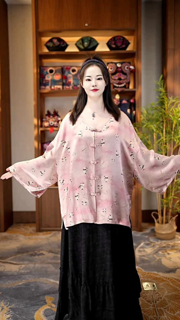 刺绣私人定制苗族手工衣服A9813