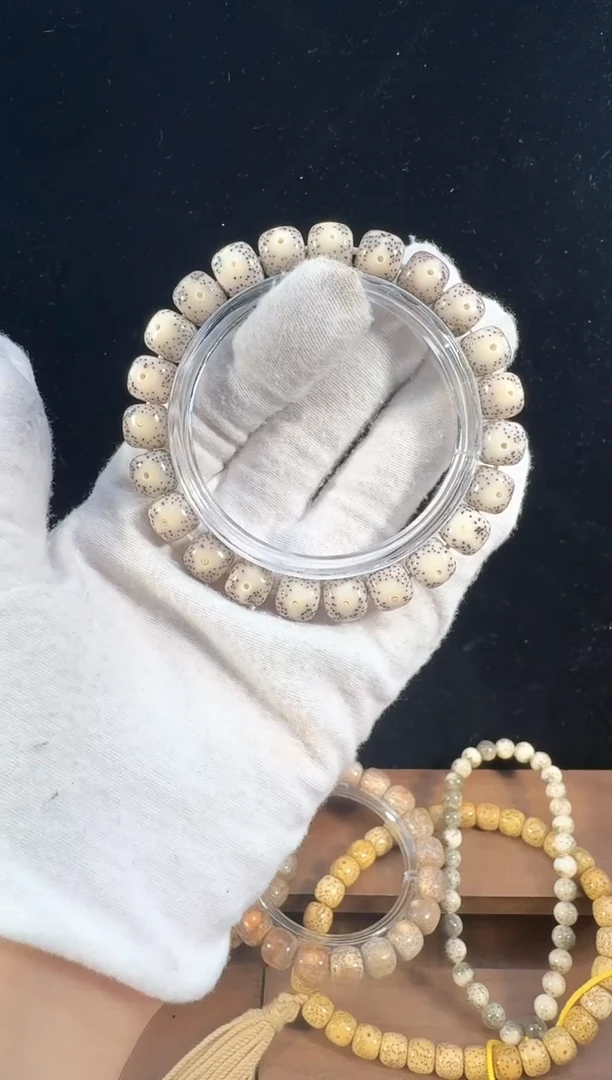 手串星月菩提10-02灰冰大眼10*9M