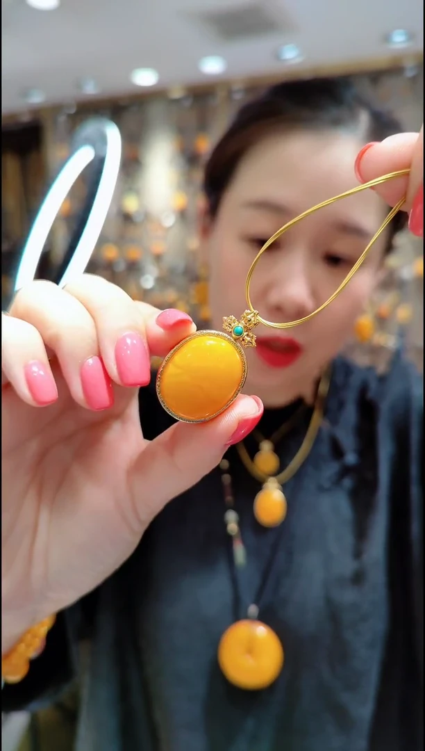 蜜蜡银S925镀金镶嵌珠宝奇石﹣F503蜜蜡吊坠赠项圈