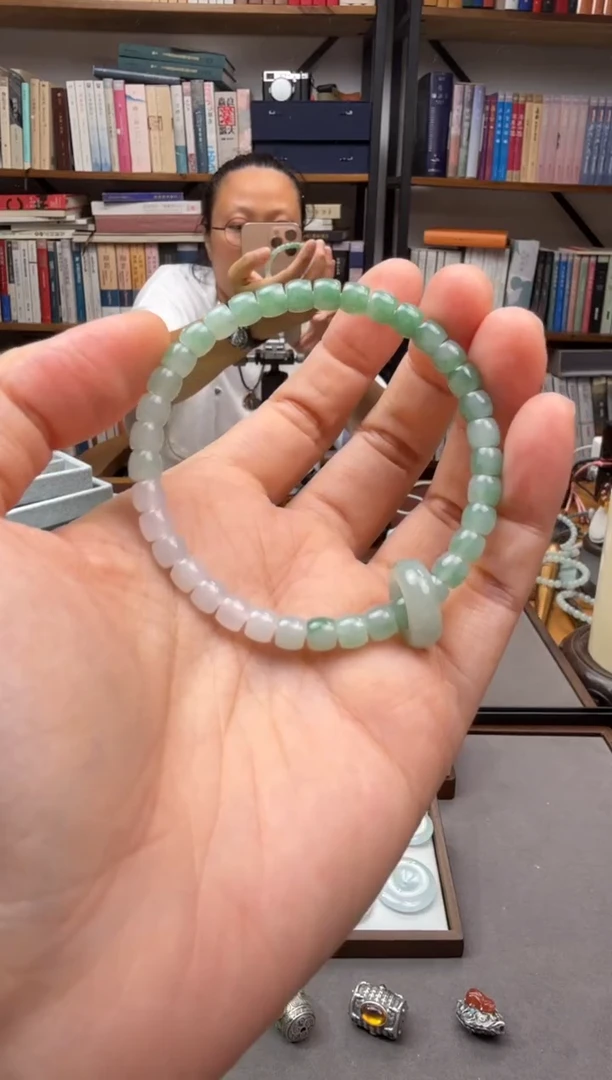 翡翠未镶嵌颈饰游**水翡翠老型手串