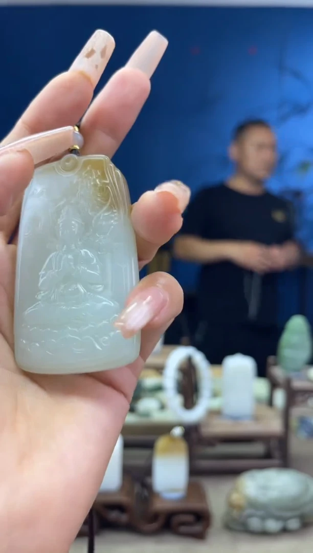 和田玉未镶嵌颈饰1