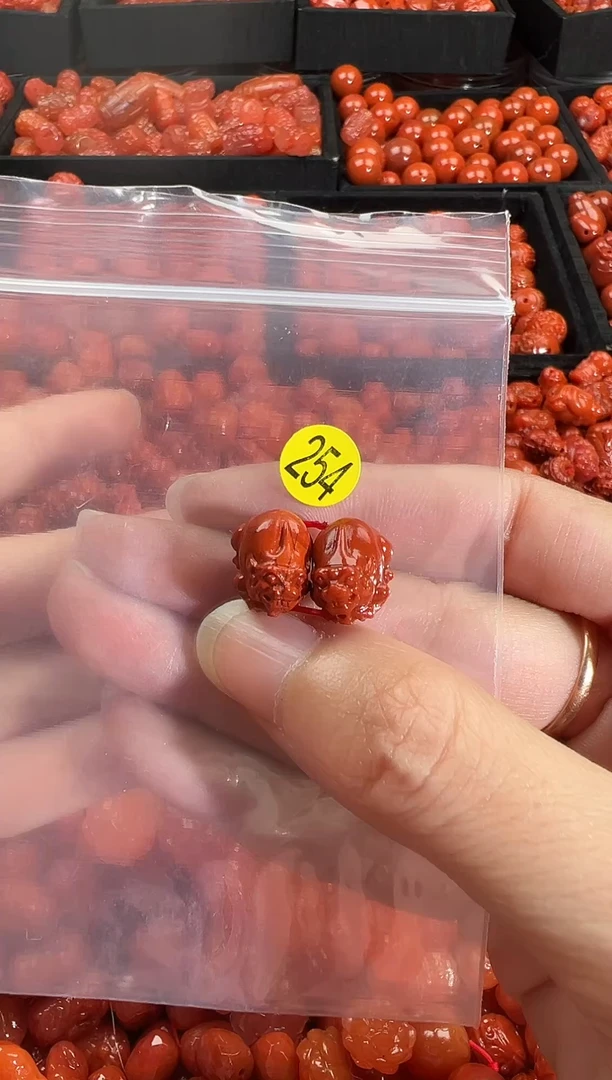 颈饰未镶嵌南红玛瑙1