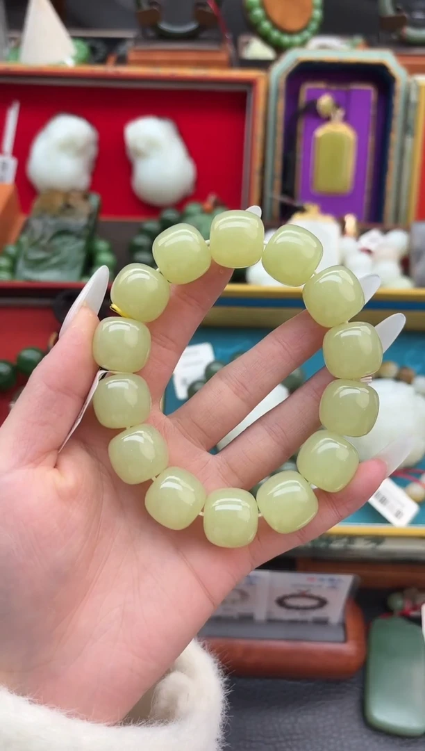 未镶嵌手串和田玉董小姐推荐 多样性发货 拍一发一hk16+