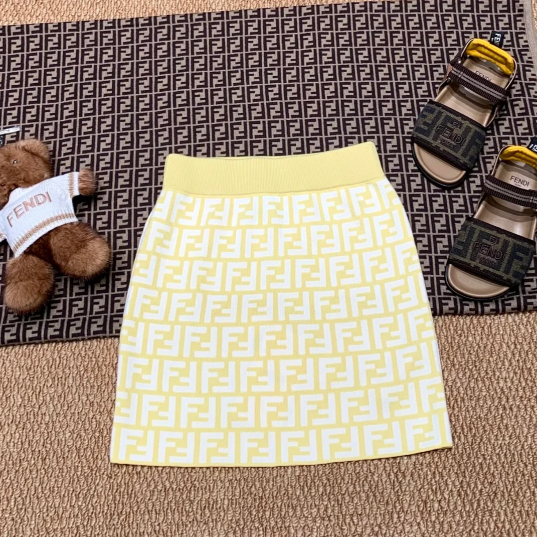 未使用 FENDI/芬迪 半裙 通体印花拼色 黄色