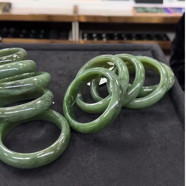 【老郑家】和田玉手镯一支 (多样性发1件)