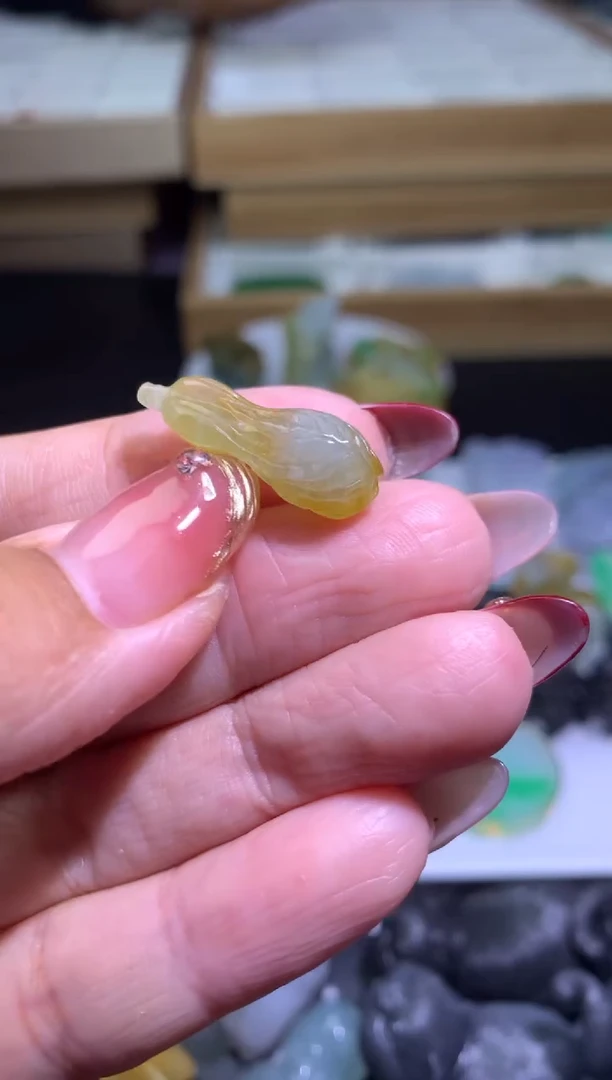 【闪购商品】定制翡翠未镶嵌毛货