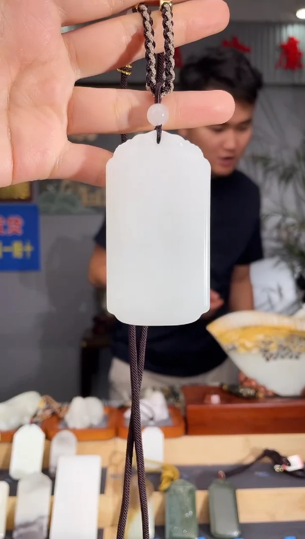 和田玉未镶嵌颈饰1