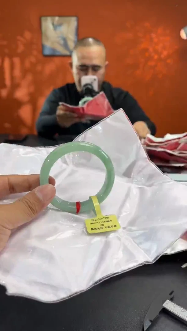 未镶嵌手镯翡翠翡翠手镯