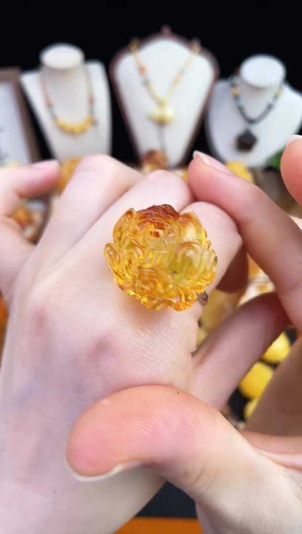 琥珀未镶嵌珠宝奇石柒月