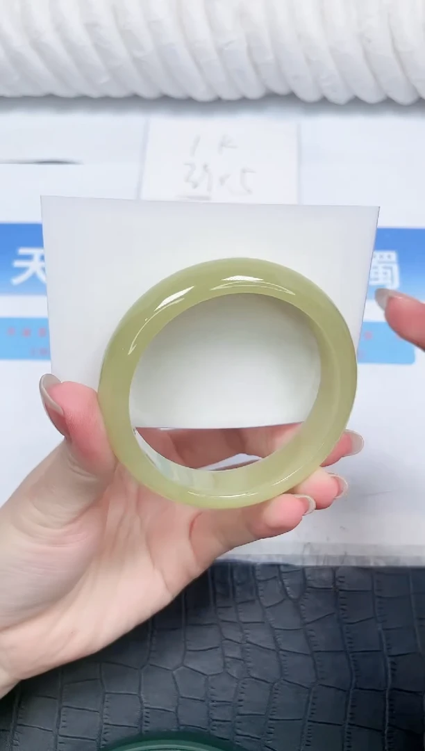 石英质玉手镯未镶嵌174-58