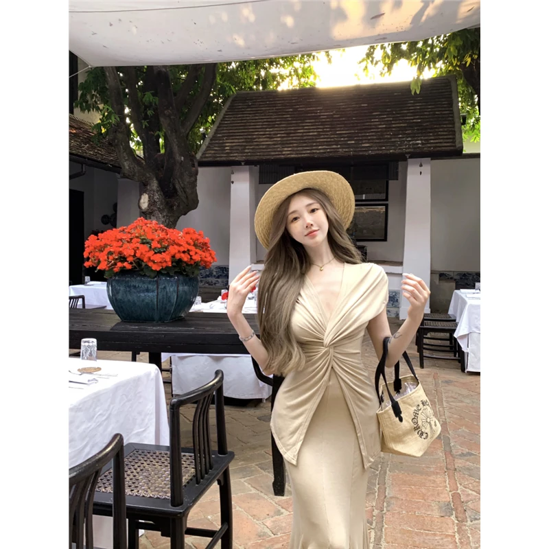 设计感气质扭结v领短袖T恤女夏季时尚套装鱼尾裙包臀半身裙两件套