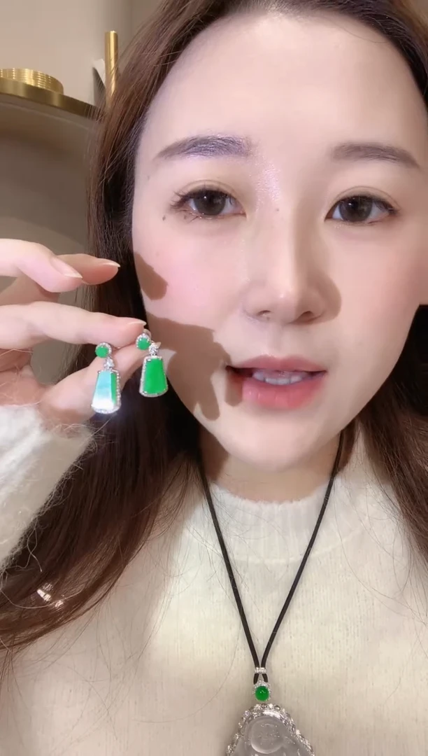 18K金镶嵌翡翠耳饰b157