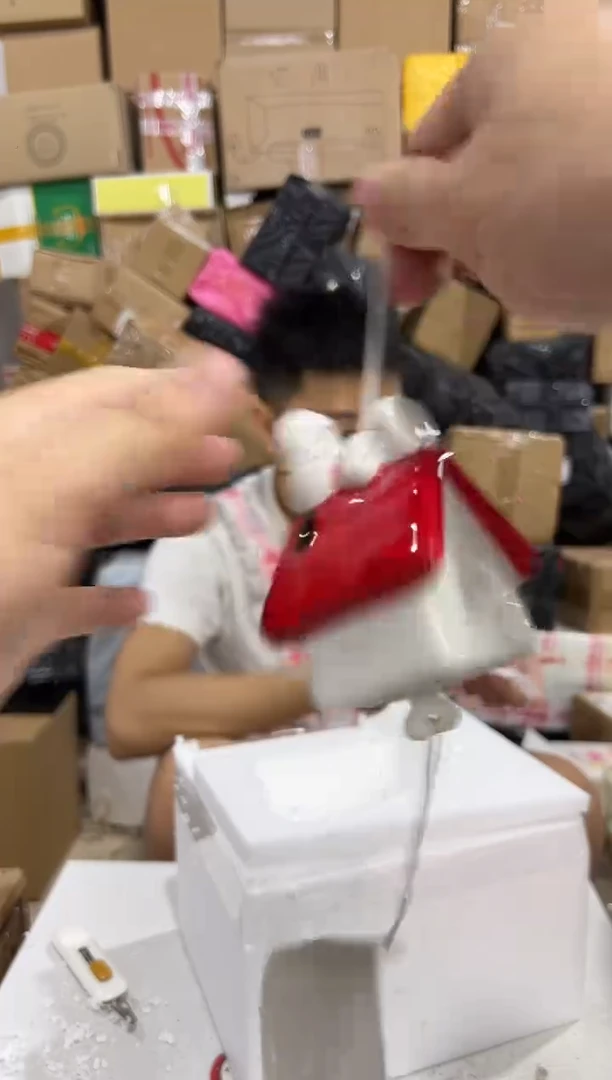 瓷片史努比房子风铃