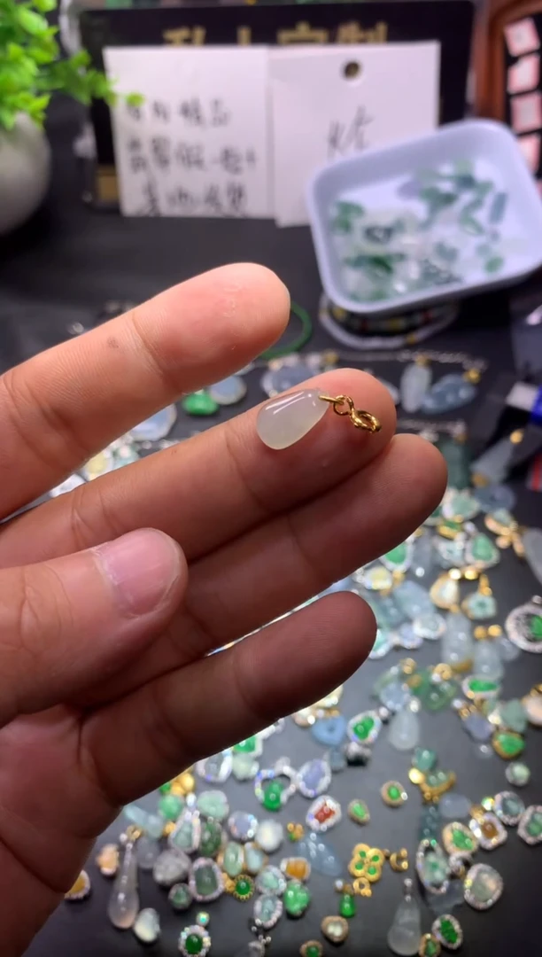 翡翠银S925镶嵌吊坠(不含链)A****）1