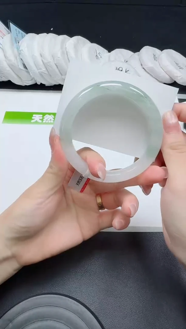 未镶嵌手镯石英质玉055-6061