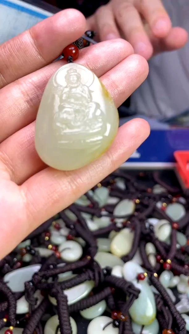 未镶嵌和田玉挂件1