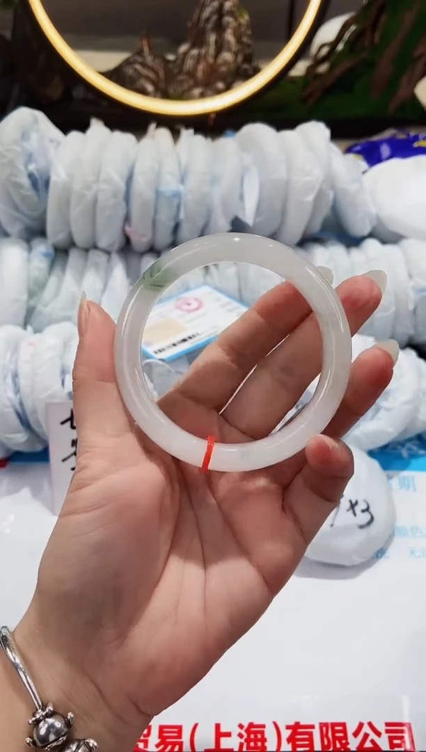 【闪购商品】石英质玉手镯未镶嵌63-58