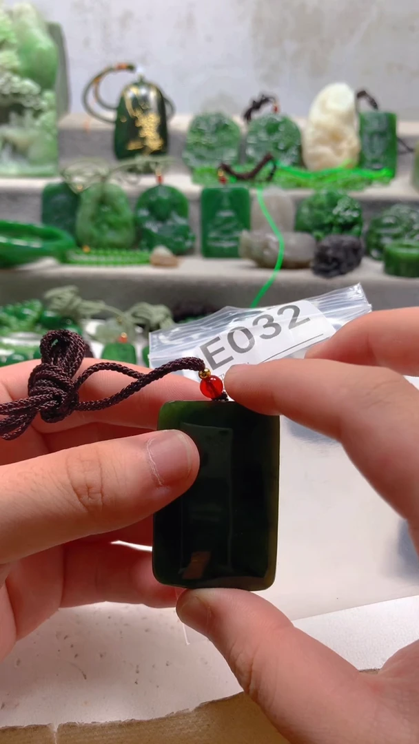 和田玉未镶嵌珠宝半成品1