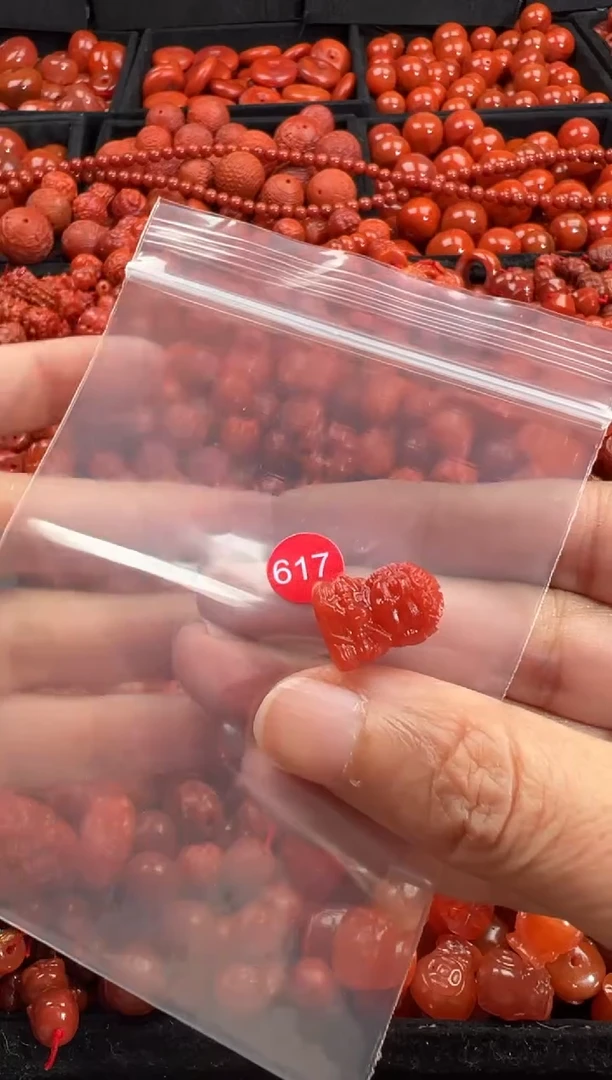 颈饰未镶嵌南红玛瑙1