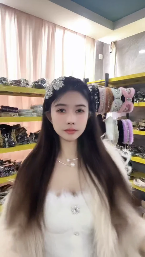 合金布艺丝绒白色一朵花