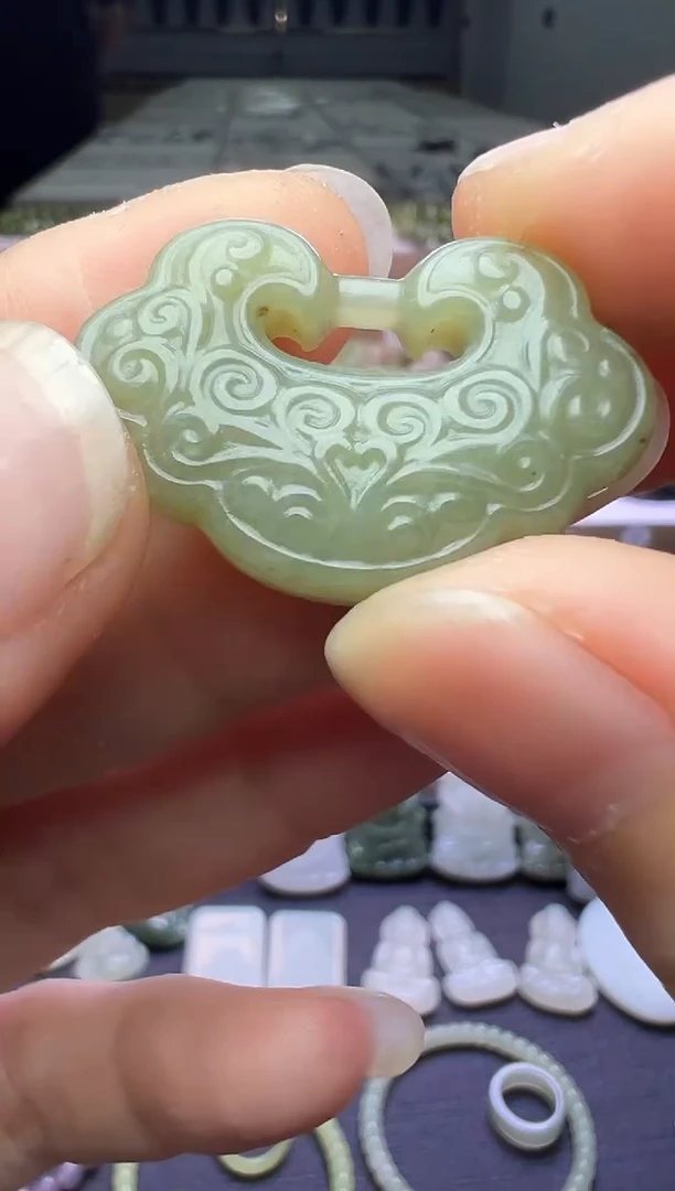 颈饰未镶嵌和田玉48号链接有草花