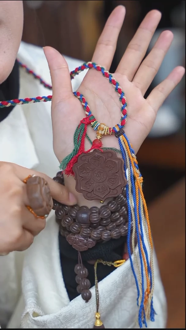 泥塑新念慈小号六字真言福利脖挂款式