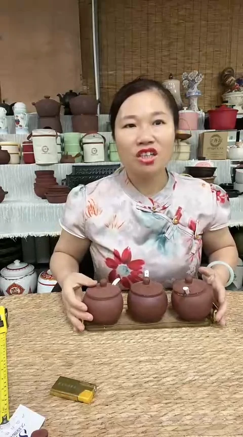 紫砂提梁罐一个。。。