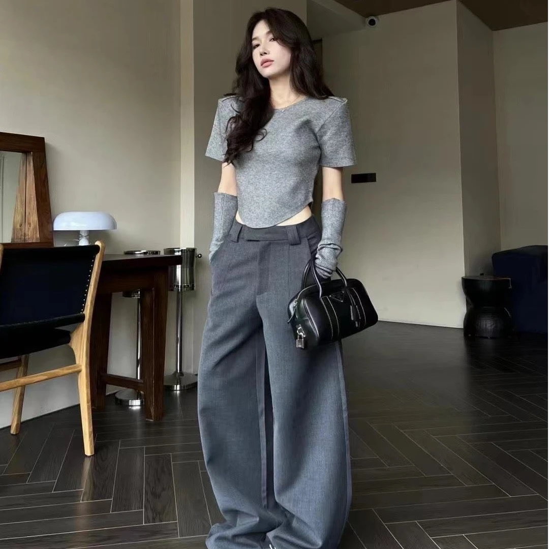 2025秋季穿搭圆领短袖针织衫女纯欲辣妹收腰配袖套显瘦上衣设计感