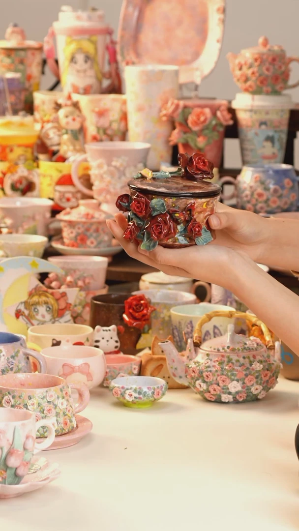 摆件陶景德镇釉下彩手绘设计师款陶瓷